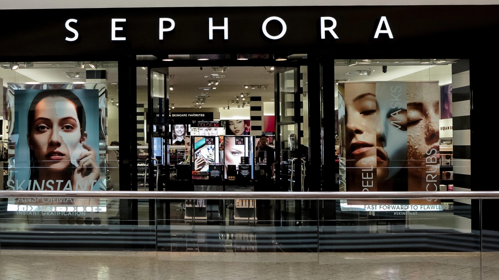 Nejsilnějším motorem růstu konglomerátu LVMH byla divize Sephora, která zaznamenala organický růst tržeb až o sedm procent. Ilustrační foto: Depositphotos.com