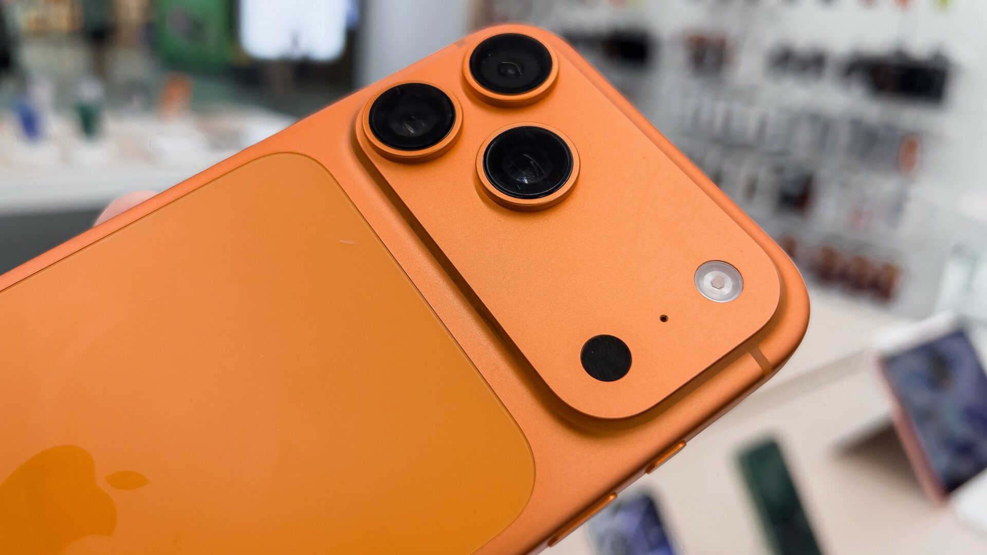 Největší hnací silou nedávného růstu akcií Applu byl mimořádný tržní úspěch nové série iPhone 17, která byla uvedena letos 19. září. Ilustrační foto: Depositphotos.com