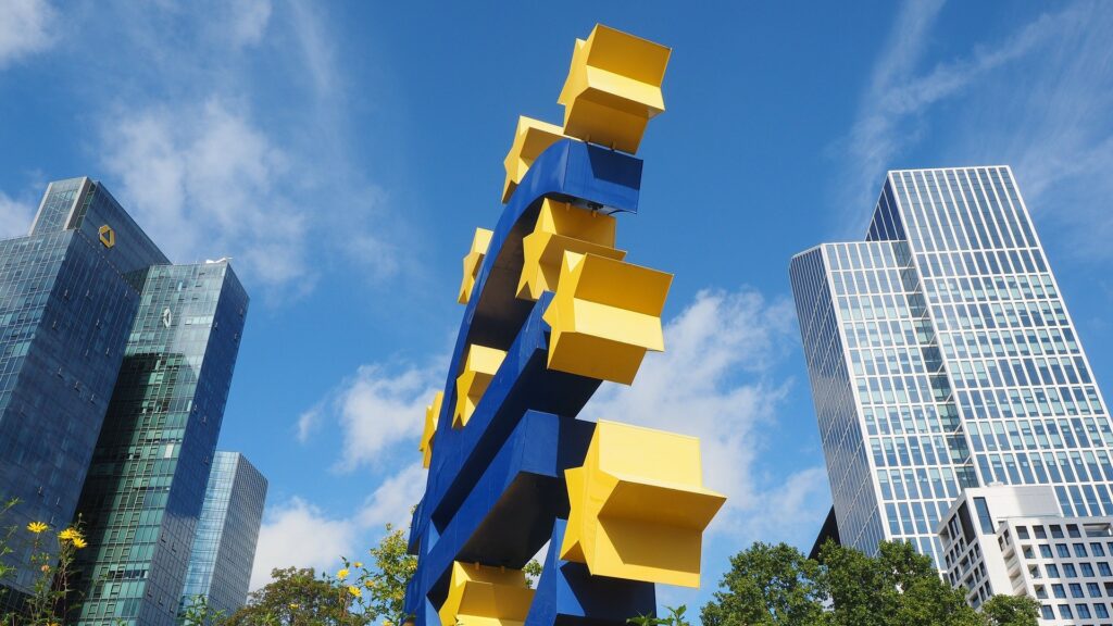 Výsledky aktuálního PMI průzkumu v eurozóně zapadají do scénáře, v němž ECB ponechá úroky na svém příštím zasedání opět beze změny. Ilustrační foto: Pixabay.com