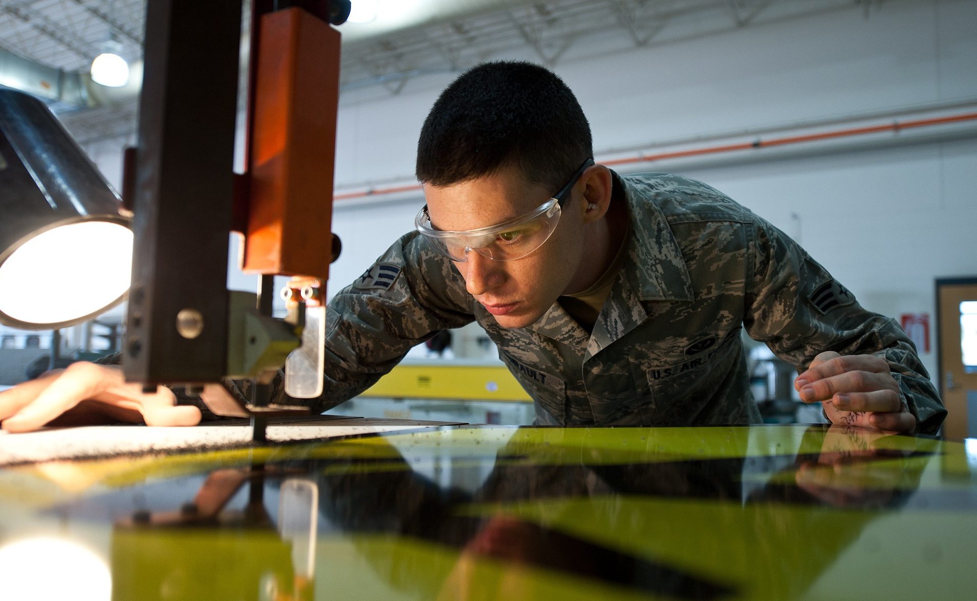 Český pracovní trh, a zejména jeho vybrané segmenty, je na pracovnících ze zahraničí závislý. Ilustrační foto: Pixabay.com