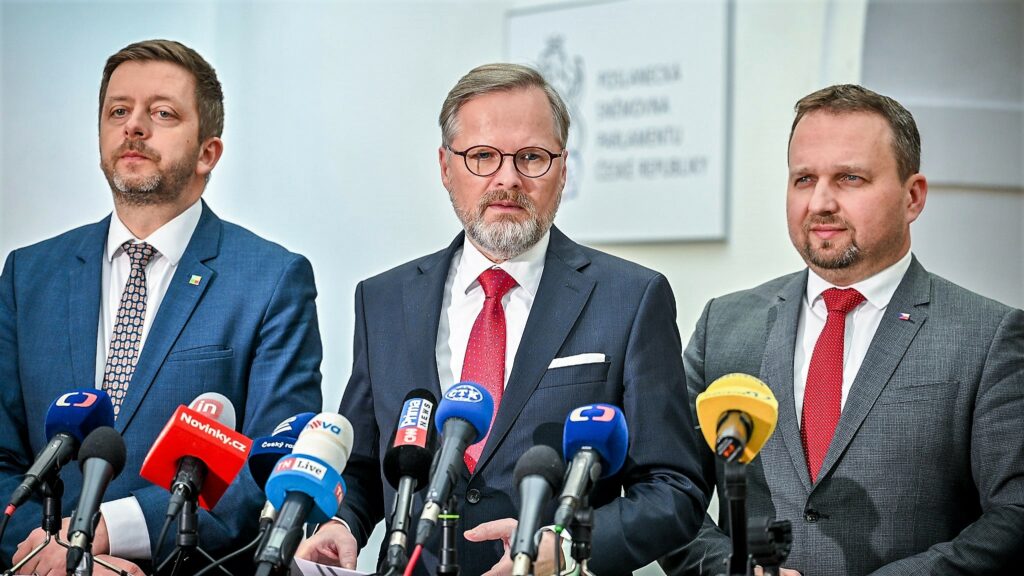 Fialův kabinet je teprve třetí v historii České republiky, který vládl celé čtyřleté období. Ilustrační foto: Vláda ČR