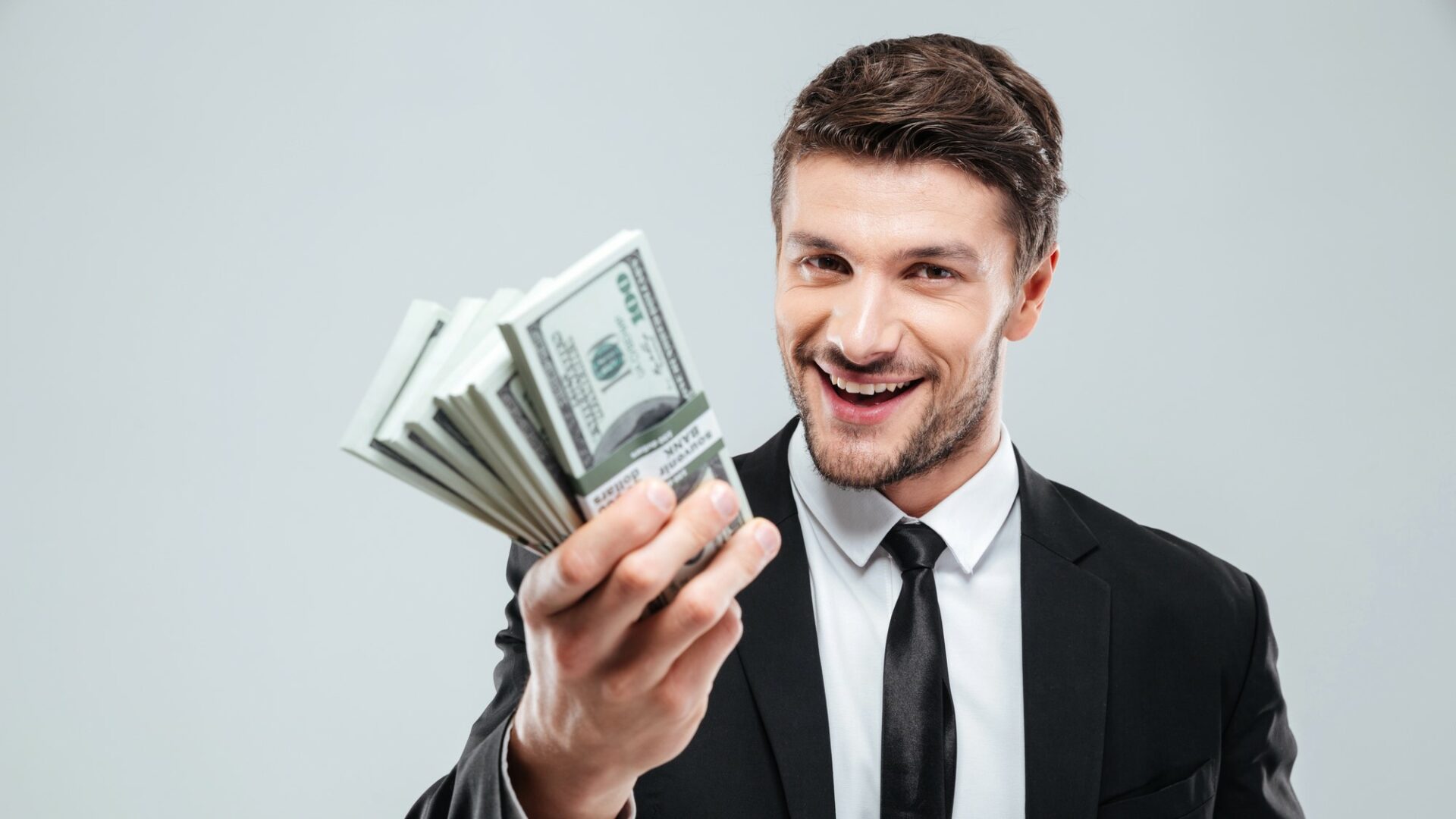 Skoro polovina Čechů se někdy řídila finančními radami z internetu, aniž by si ověřila jejich důvěryhodnost. Ilustrační foto: Depositphotos.com