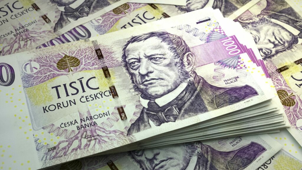 Na bankovních kontech českých domácností aktuálně spočívá 4,03 bilionu korun. Ilustrační foto: Depositphotos.com