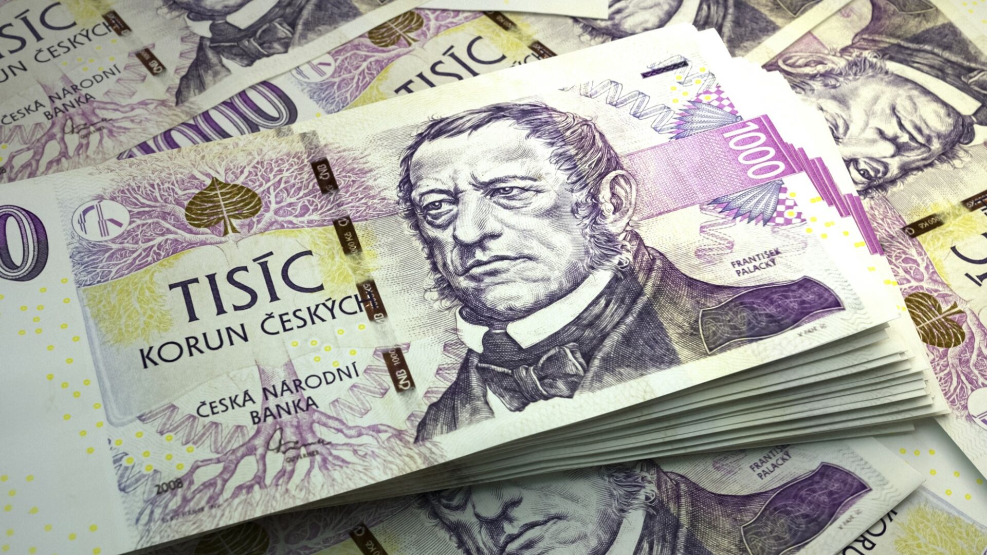 Na bankovních kontech českých domácností aktuálně spočívá 4,03 bilionu korun. Ilustrační foto: Depositphotos.com