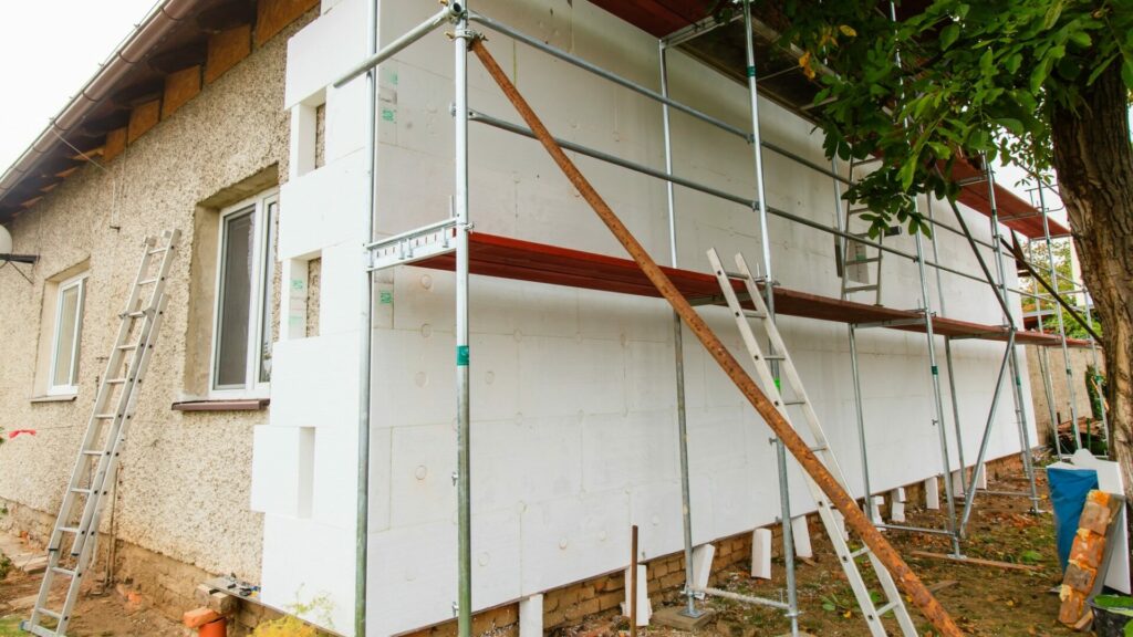 Komplexní renovace jsou jednou z cest, jak pozitivně ovlivnit dostupnost bydlení. Ilustrační foto: Depositphotos.com