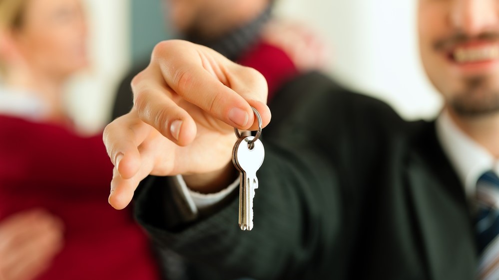 Hnutí ANO navrhuje, aby ten, kdo bude pronajímat nemovitost dlouhodobě, zaplatil nižší daň. Ilustrační foto: Depositphotos.com