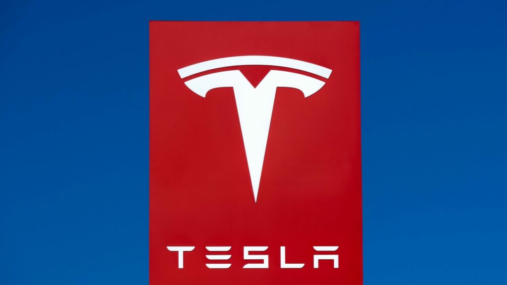 Tesla svými čtvrtletními výsledky opět překvapila trh. Tentokrát však ne tak, jak by si investoři přáli. Ilustrační foto: Depositphotos.com