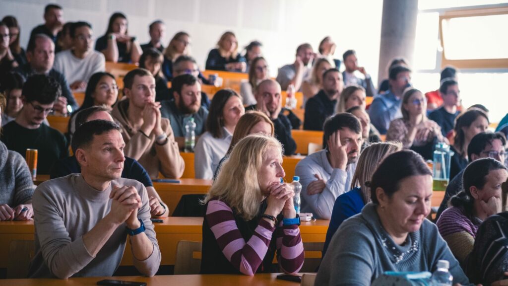 Data Festival VŠE opět prokázal svou roli klíčové události propojující akademickou komunitu, byznys a datovou sféru. Foto: Martin Weinpold