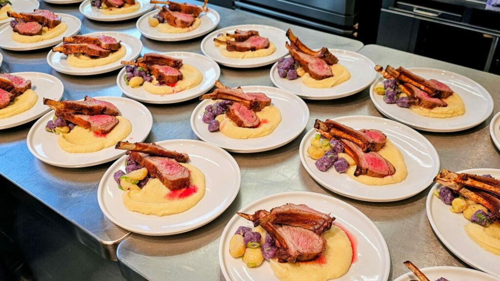 Ceny obědů v posledních měsících víceméně stagnují. Ilustrační foto: faei.cz/Pavel Baroch