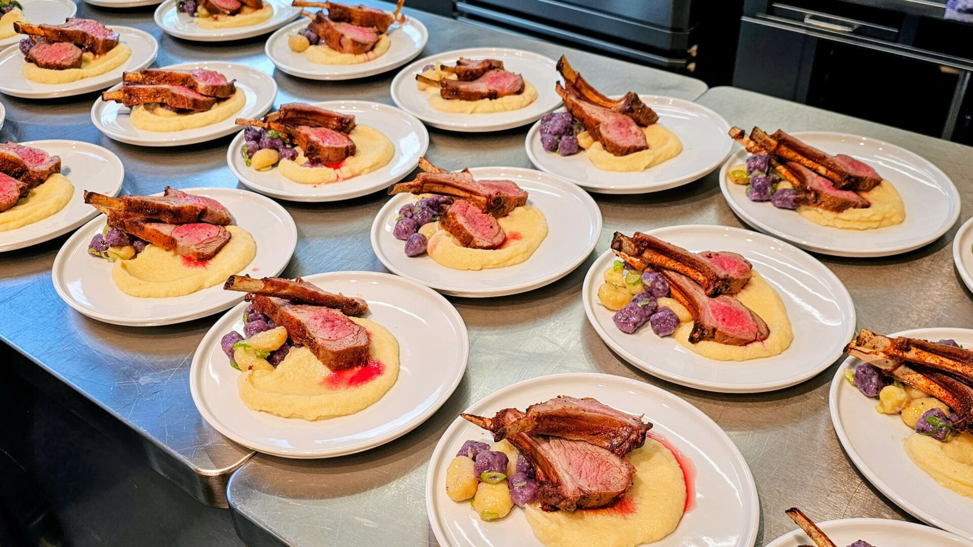 Ceny obědů v posledních měsících víceméně stagnují. Ilustrační foto: faei.cz/Pavel Baroch