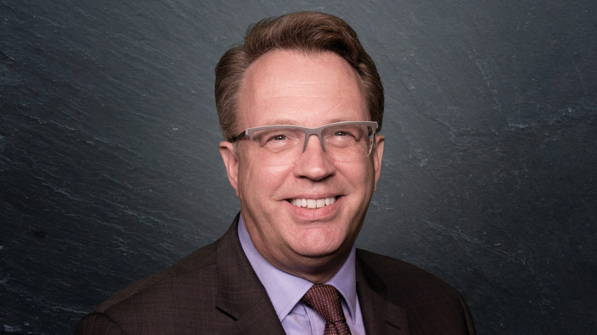 Prezident newyorského Fedu John Williams uvedl, že v prosinci očekává možnost snížení úrokových sazeb centrální banky, protože oslabený trh práce představuje větší riziko než vyšší inflace. Zdroj: Federal reserve bank of New York