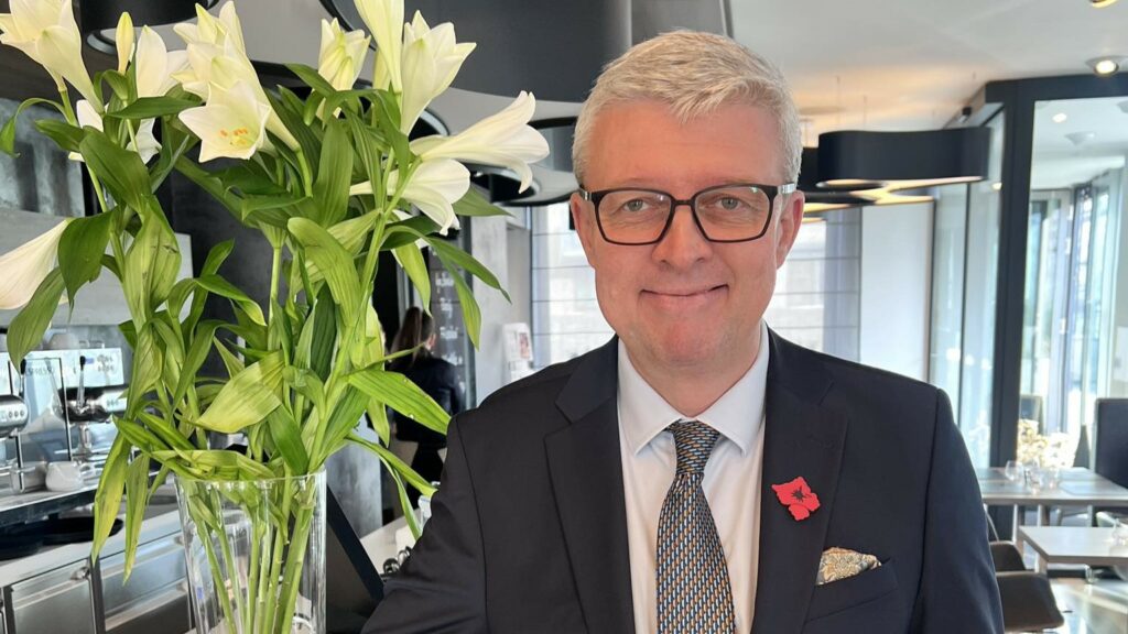 Karel Havlíček z ANO slibuje zavést již na začátku roku 2026 odpuštění poplatku za obnovitelné zdroje. Zdroj: Facebook Karla Havlíčka