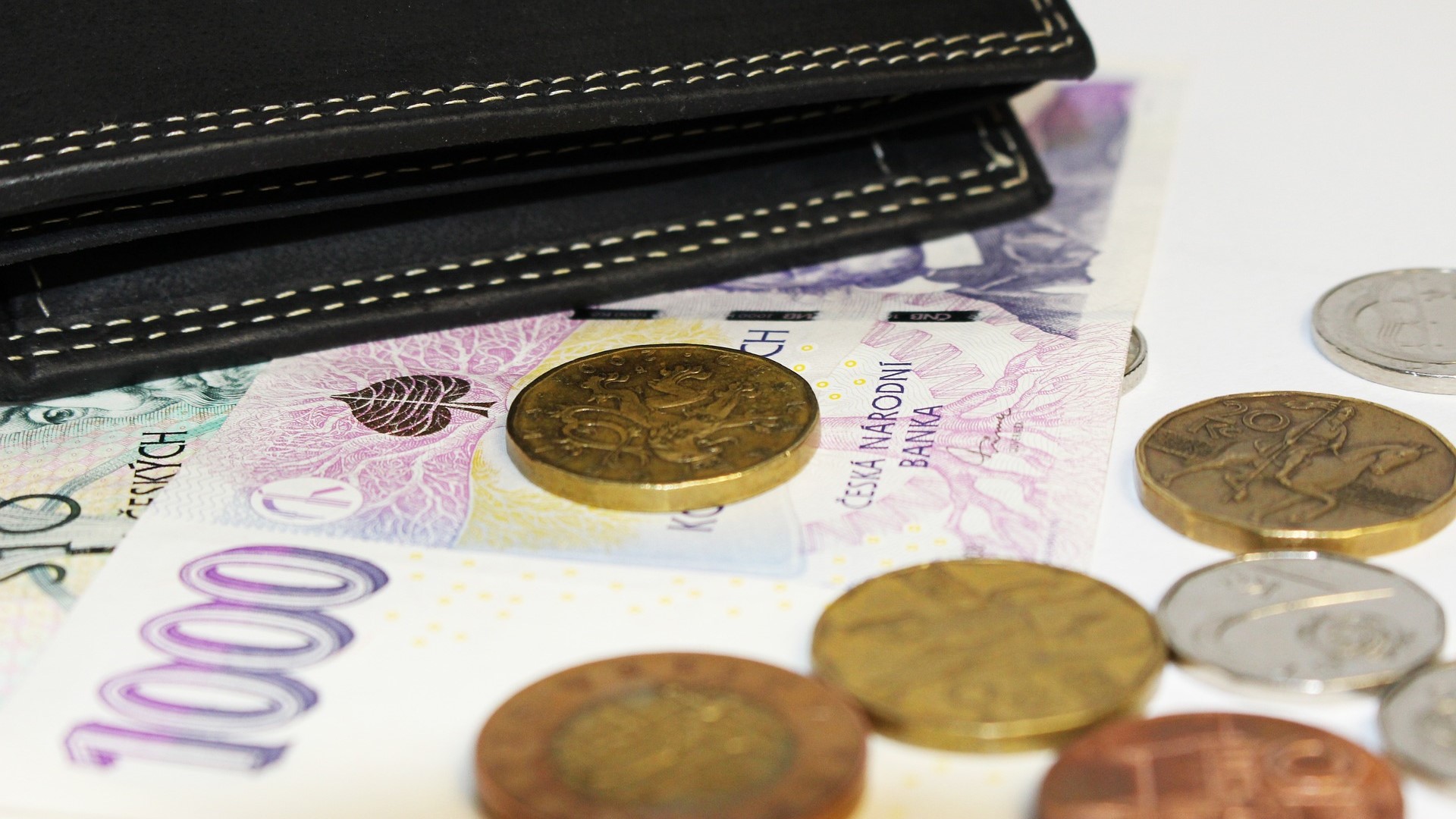 Podle ekonomů jsou díky solidnímu růstu reálných mezd v české ekonomice rozdány pomyslné karty k tomu, aby se dále zvyšovala spotřeba domácností a spolu s ní i maloobchodní tržby. Ilustrační foto: Pixabay.com