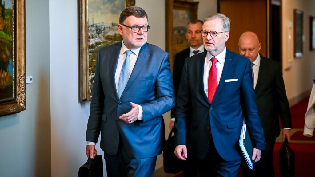 Fialova vláda, byť je v demisi, by měla splnit svoji povinnost a předložit opravený návrh státního rozpočtu na příští rok. Ilustrační foto: Vláda ČR