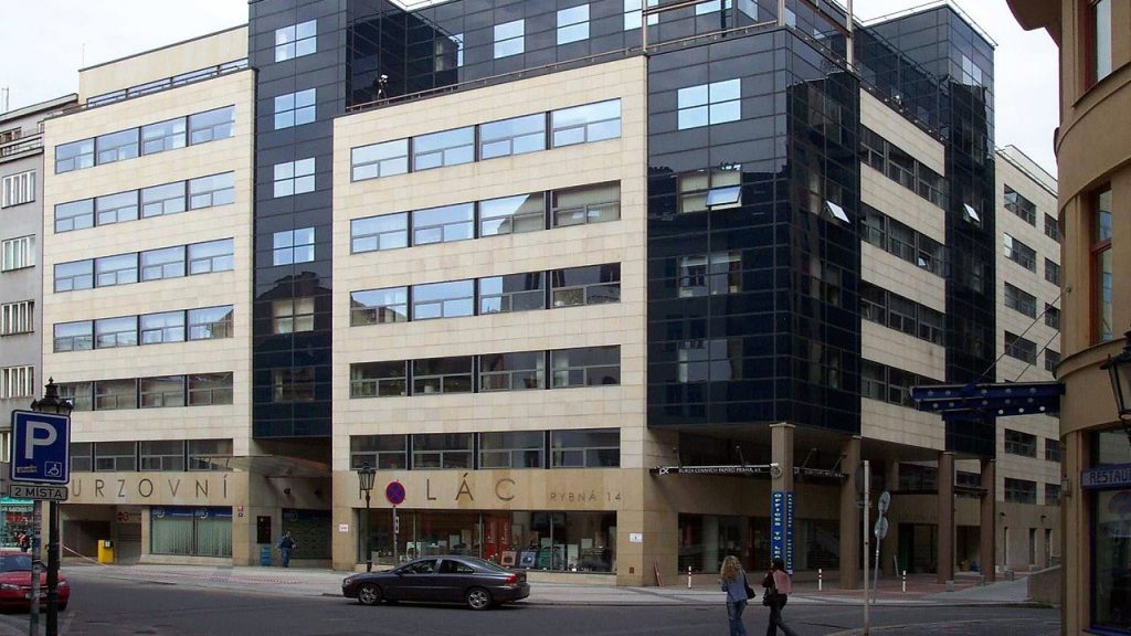 Listopad byl dalším úspěšným měsícem na pražské burze. lustrační foto: Aktron, CC BY-SA 3.0, http://creativecommons.org/licenses/by-sa/3.0/, via Wikimedia Commons