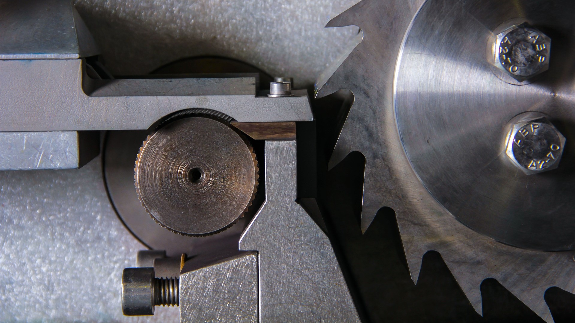 Značně nevyrovnaný je vývoj ve strojírenství. Tam však alespoň vidíme v posledních měsících vylepšení v oblasti nových objednávek. Ilustrační foto: Pixabay.com