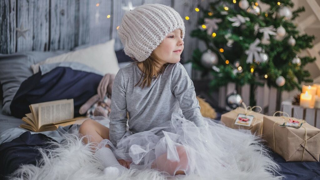 Na vánoční dárky se tradičně nejvíce těší děti. Ilustrační foto: Pixabay.com