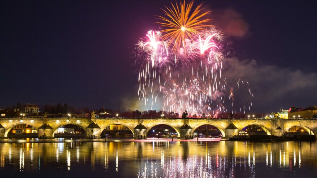 Obce letos na silvestra zažijí výrazné omezení pyrotechniky. Možné použití se bude odvíjet od vymezených ochranných zón. Ilustrační foto: Depositphotos.com