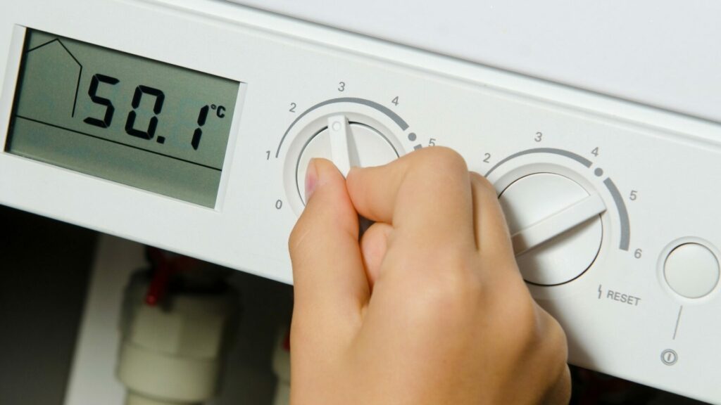 Hybridní řešení kombinuje to nejlepší z technologie tepelných čerpadel a plynových kondenzačních kotlů. Ilustrační foto: Depositphotos.com