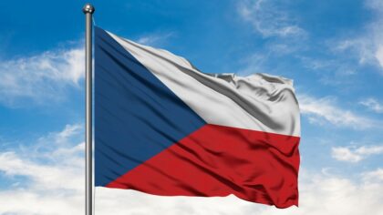 Česko nebude za půjčku peněz pro Ukrajinu, jde o zhruba 45 miliard korun, ani ručit, ani ji nebude splácet. Právní pořádek EU na takovou možnost rámcově myslí a již ji také v praxi uplatňuje. Ilustrační foto: Depositphotos.com