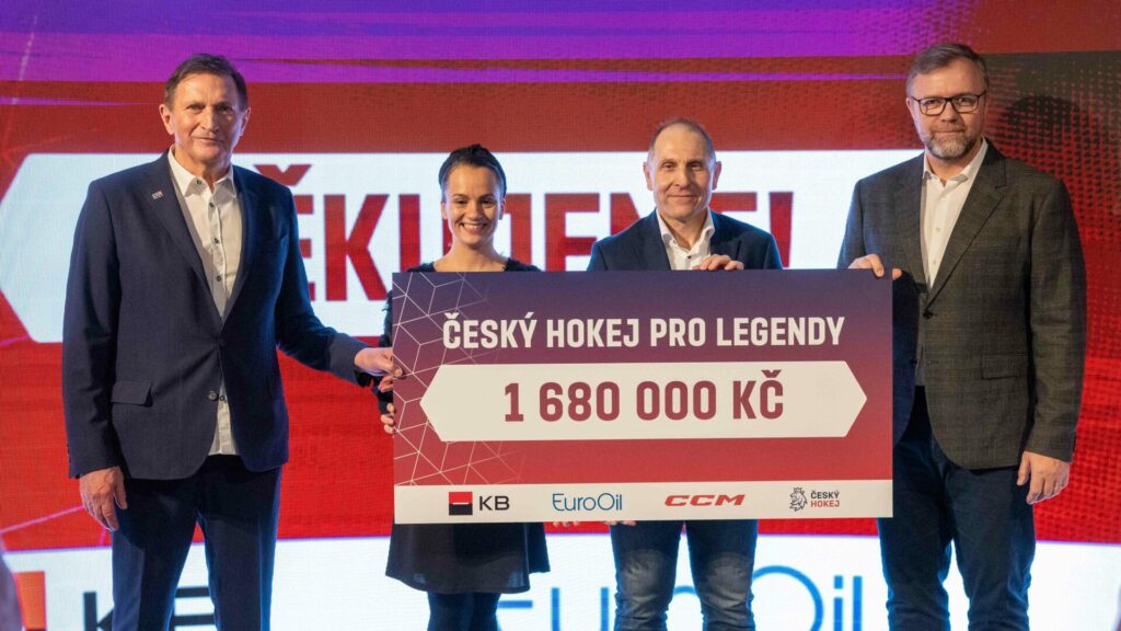 Cílem inciativy Český hokej pro legendy je ocenit jejich celoživotní přínos, připomenout jejich zásluhy a pomoct k důstojnějšímu stáří. Foto: Jan Beneš, Český hokej