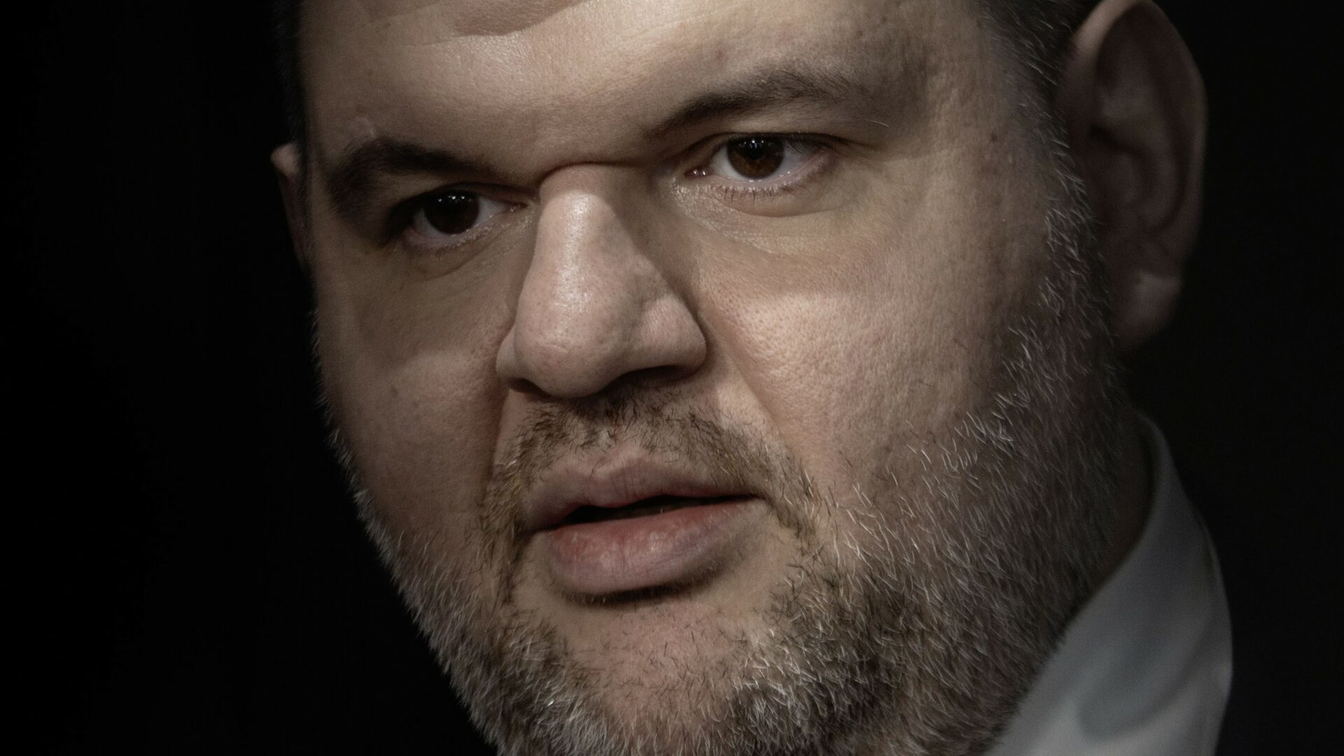Deljan Peevski, kontroverzní politik a podnikatel, se stal výrazným symbolem oligarchického vlivu. Zdroj: VBorishev - Own work, CC BY 4.0, https://commons.wikimedia.org/w/index.php?curid=179544490