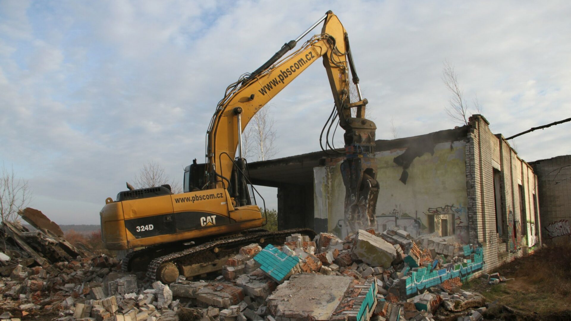 Demolice objektu po sovětské armádě. Foto: Dalibor Dostál