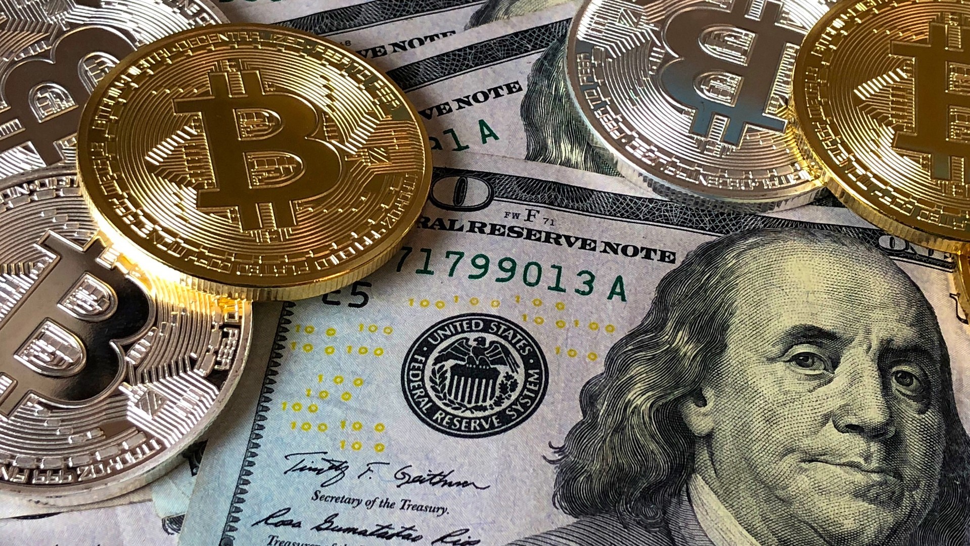Bitcoin v pondělí a klesl zpět pod 90 000 dolarů. Ilustrační foto: Pixabay.com