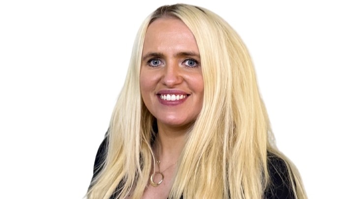 „Jako matka čtyř synů vnímám téma vzdělávání nejen profesně, ale i osobně,“ říká Irena Tůmová. Foto: Fostra