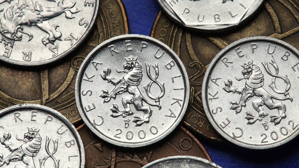 Koruna kvůli nižší inflaci oslabila. Ilustrační foto: Depositphotos.com