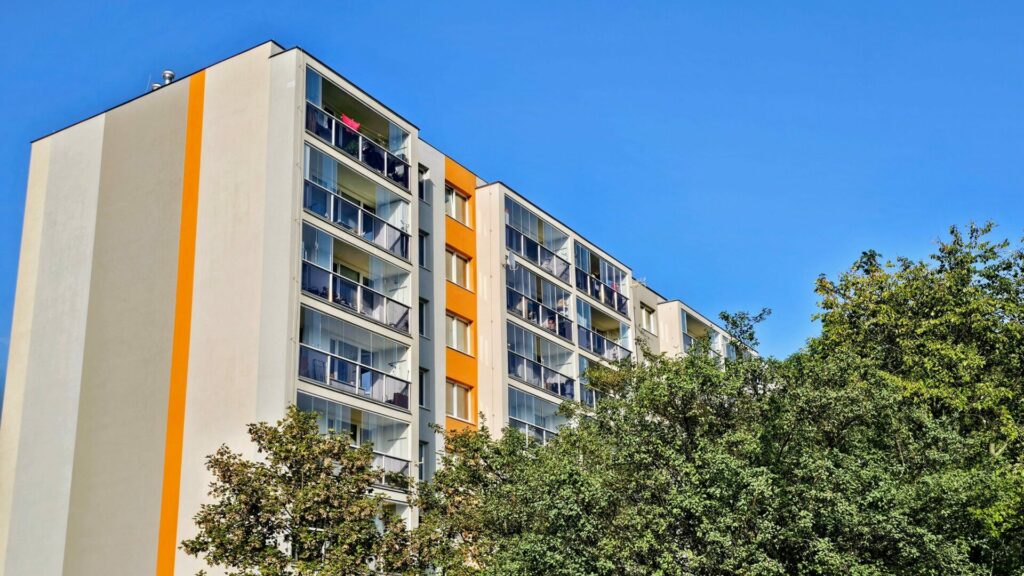 Mnohé budovy mají problémy s kvalitou vnitřního prostředí včetně vzduchu. Ilustrační foto: faei.cz/Pavel Baroch