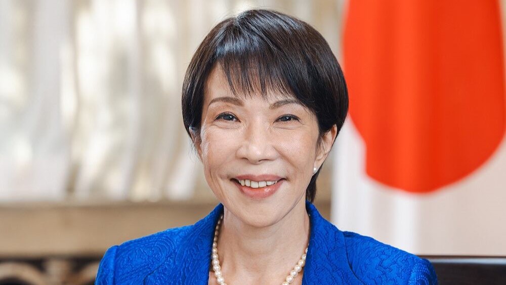 Evropská komise se snaží poslat tisíce miliard korun Ukrajině na další dva roky války, ale naráží na odpor zemí, které zmrazené ruské rezervy drží. Nejnověji je to Japonsko. Na snímku premiérka Sanae Takaičiová. Ilustrační foto: 首相官邸ホームページ, CC BY 4.0, https://commons.wikimedia.org/w/index.php?curid=178708046