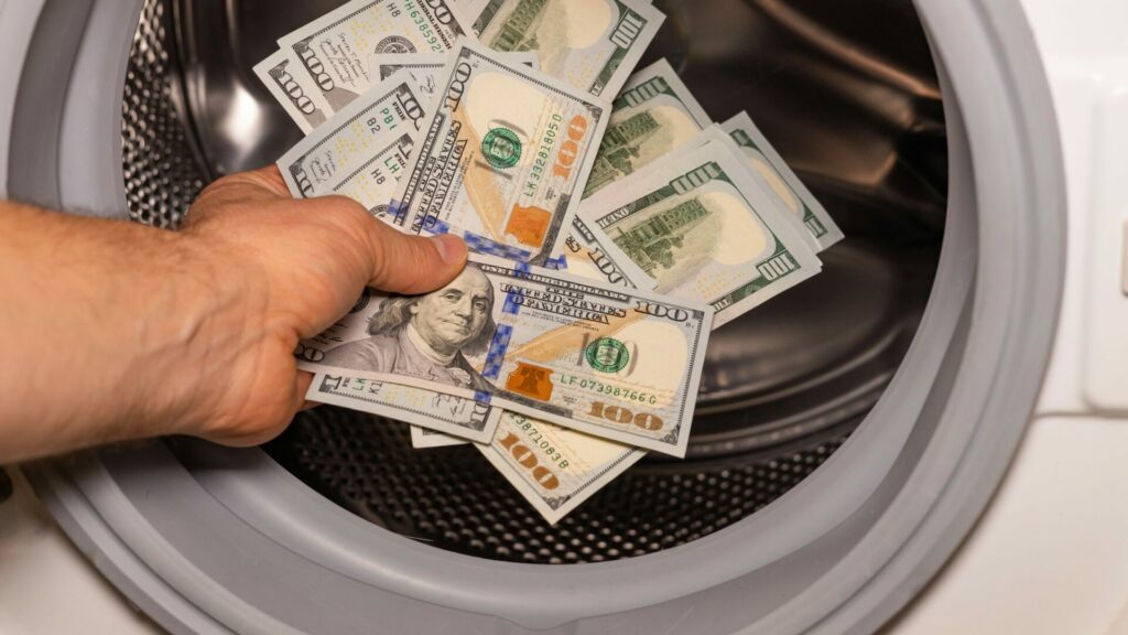 I za nevědomé praní špinavých peněz hrozí několikaleté vězení. Ilustrační foto: Depositphotos.com