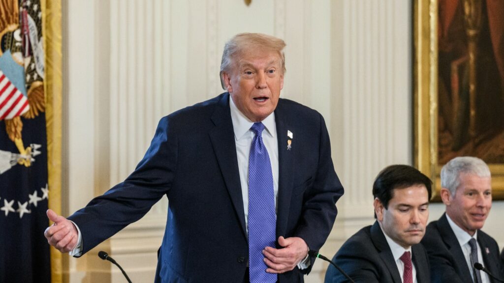 Americký prezident Donald Trump se příliš netají svou snahou dotlačit Fed ke snížení úrokových sazeb. Ilustrační foto: flickr.com/whitehouse