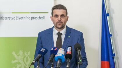 Bývalý ministr životního prostředí Petr Hladík dostal ve volbách více preferenčních hlasů než kandidát Motoristů Filip Turek. Ilustrační foto: Úřad vlády ČR, se souhlasem