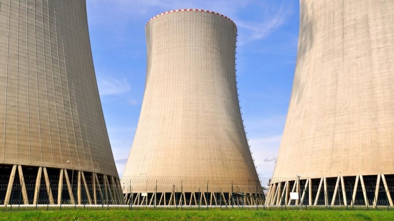 Hvězdou týdne na pražské burze se tento týden stal ČEZ. Jeho cena rostla každý den a celkem se v týdnu zhodnotila o 5,87 procenta. Ilustrační foto: Depositphotos.com