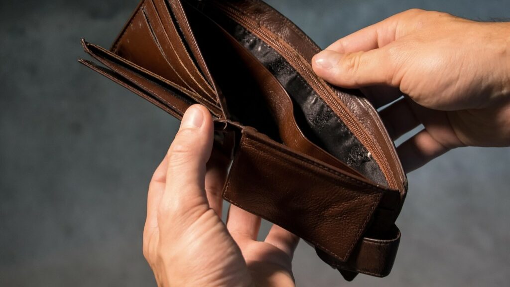 Mnohé nízkopříjmové domácnosti si myslí, že letos nemají šanci vyjít s penězi. Ilustrační foto: Pixabay.com