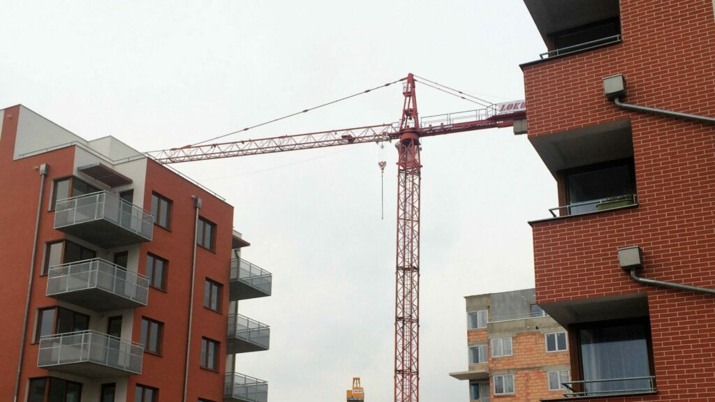 České stavebnictví v posledních měsících táhne především bytová výstavba. Ilustrační foto: faei.cz
