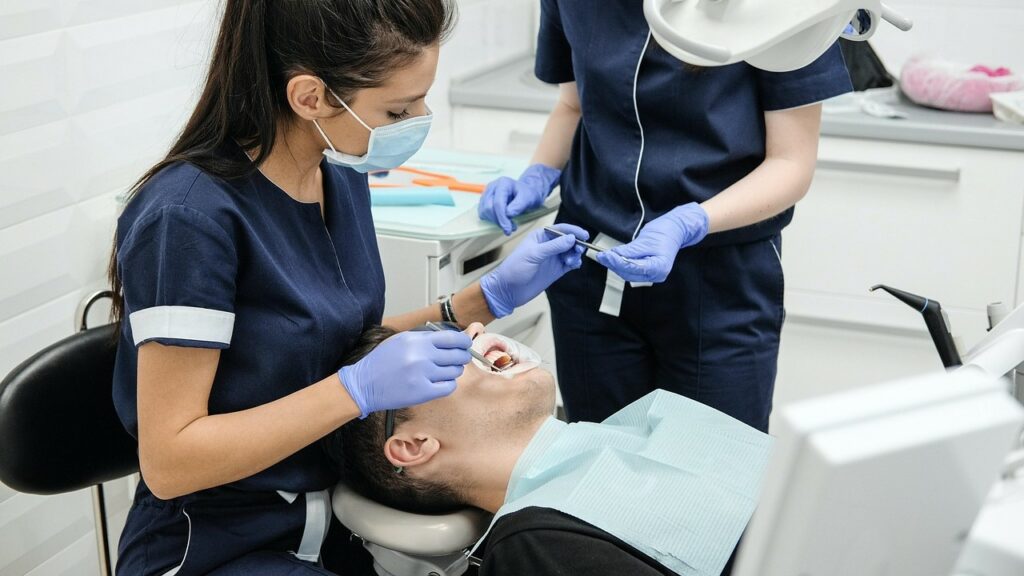 Zubařů je zdánlivě dostatek, ale v některých regionech citelně chybějí. Ilustrační foto: Pixabay.com