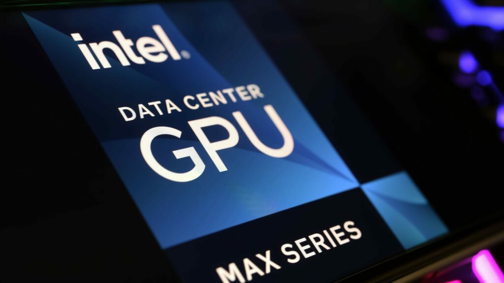 Nejnovější serverové čipy Intelu jsou vyprodány na celý rok dopředu, což vytváří prostor pro další zvyšování cen. Ilustrační foto: Depositphotos.com