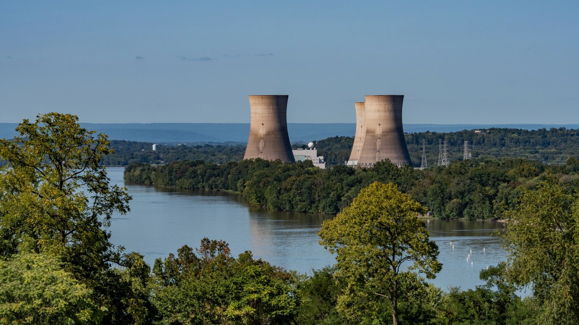 Už postavené jaderné elektrárny jsou ekonomičtějším rozhodnutím, protože jejich kapitálová náročnost je o mnoho nižší než stavba nových reaktorů. Ilustrační foto: Depositphotos.com