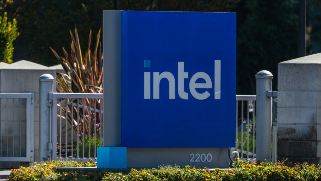 Intel Corporation patří mezi největší výrobce polovodičů na světě. Ilustrační foto: Depositphotos.com