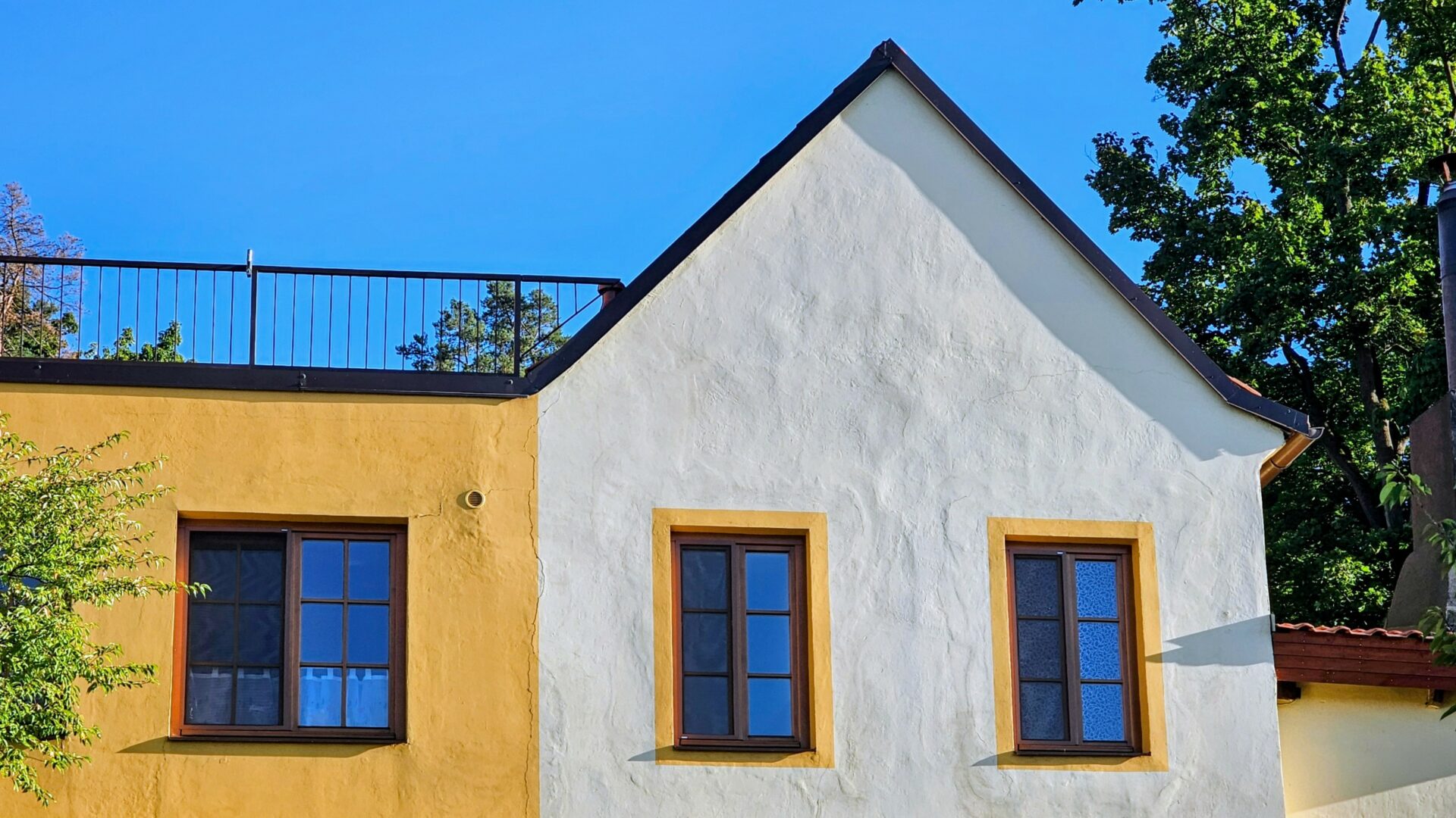 Majitelé některých starších rodinných domů nabízenou prodejní cenu výrazně přestřelují. Ilustrační foto: faei.cz/Pavel Baroch