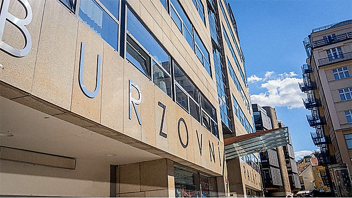 Pražská burza ještě v pondělí rostla, ale následně prošla výprodejem, který gradoval v pátek. Ilustrační foto: PSE