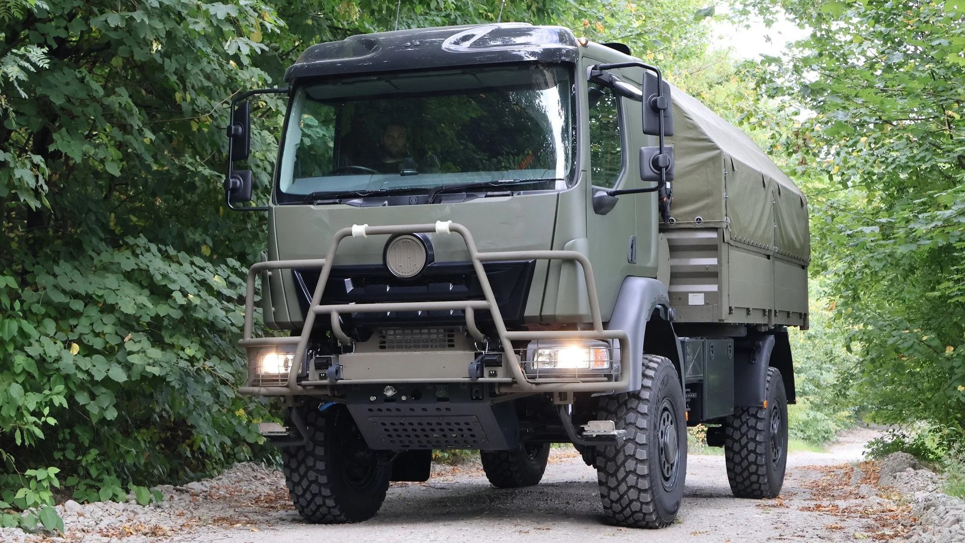 Miliardovou zakázku na vojenská vozidla Tatra T-810 M získala Tatra Defence Slovakia, dceřiná společnost Czechoslovak Group. Zdroj: CSG Defence Systems, se souhlasem