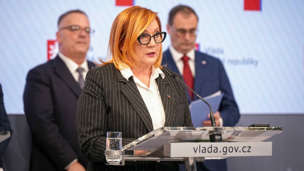 Vláda Andreje Babiše konečně odhalila skutečnou výši letošní rozpočtové „sekyry“. Ilustrační foto: Vláda ČR, se souhlasem