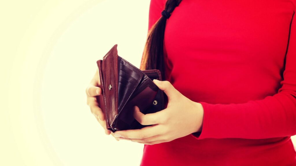 Vysoce rizikové chování při půjčování peněz vykazuje sedm procent Čechů. Jde především o mladé lidi ve věku 27 až 35 let. Ilustrační foto: Depositphotos.com