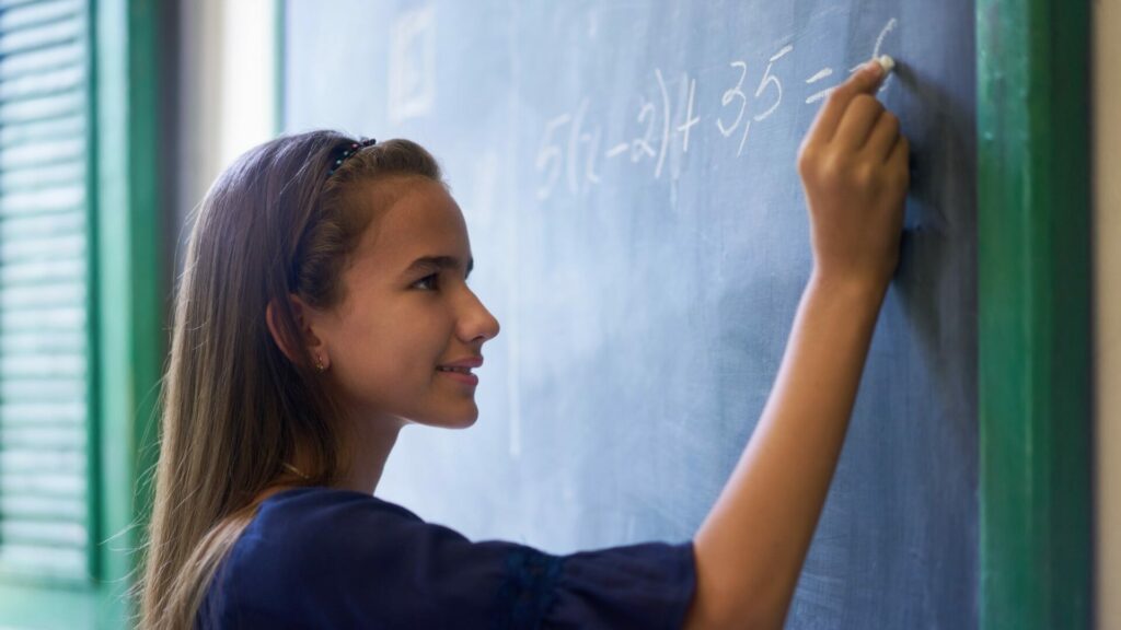 Největší potíže dělají žákům početní úlohy spojené s úroky nebo spořením. Ilustrační foto: Depositphotos.com