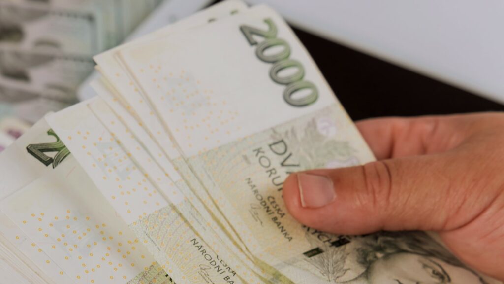 Češi kvůli válce na Blízkém východě nepanikaří a více investují, ale jejich znalosti nerostou. Ilustrační foto: Depositphotos.com