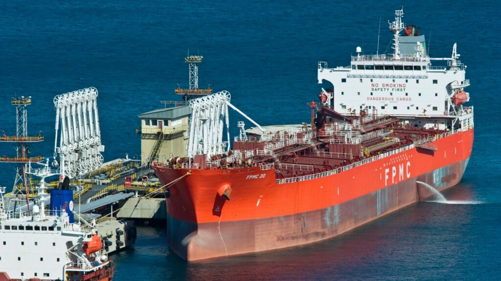 Konflikt na Blízkém východě vnesl do cen ropy výraznou geopolitickou přirážku. Ilustrační foto: Depositphotos.com